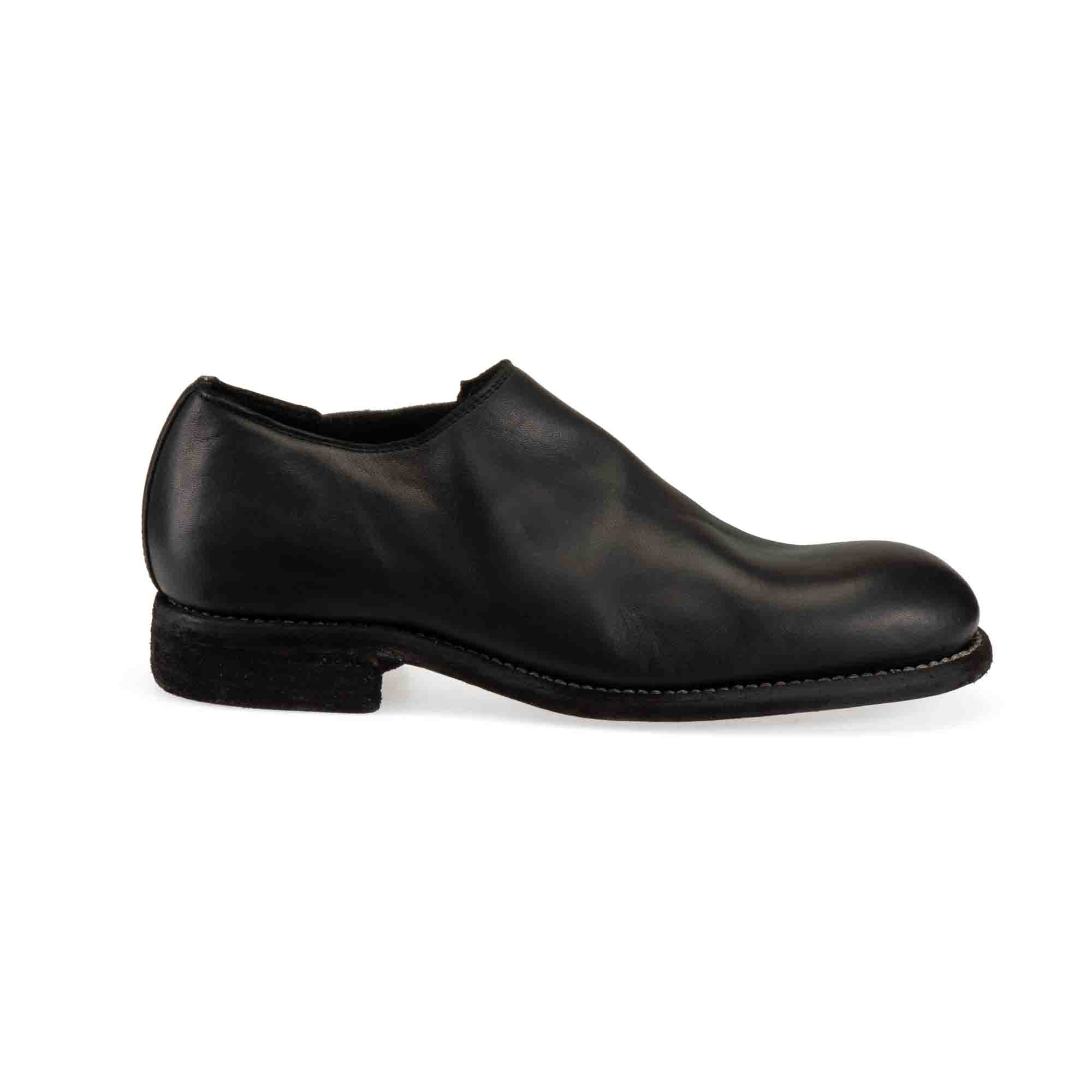 SLIP ON SHOES – GUIDI