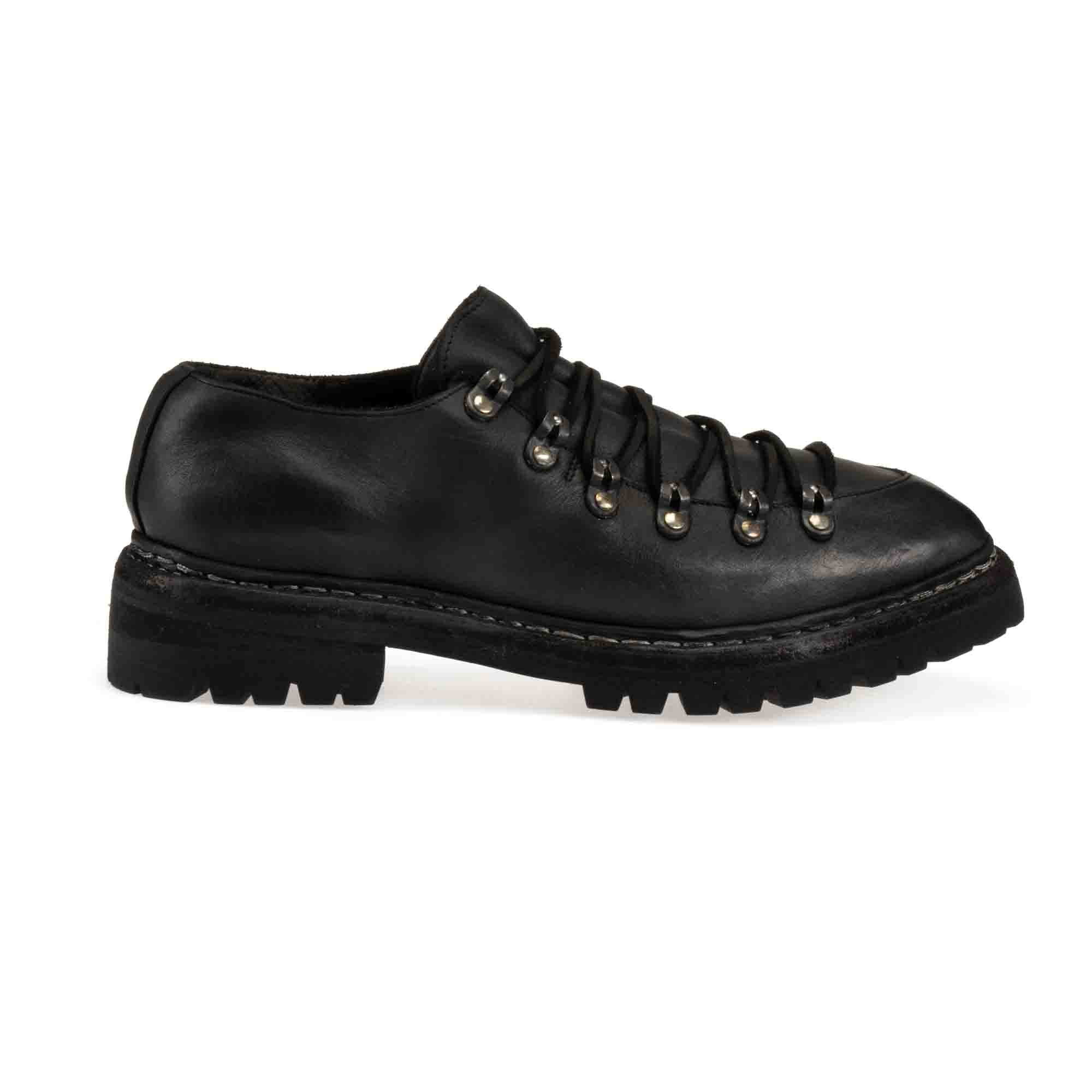 HIKING SHOES – GUIDI