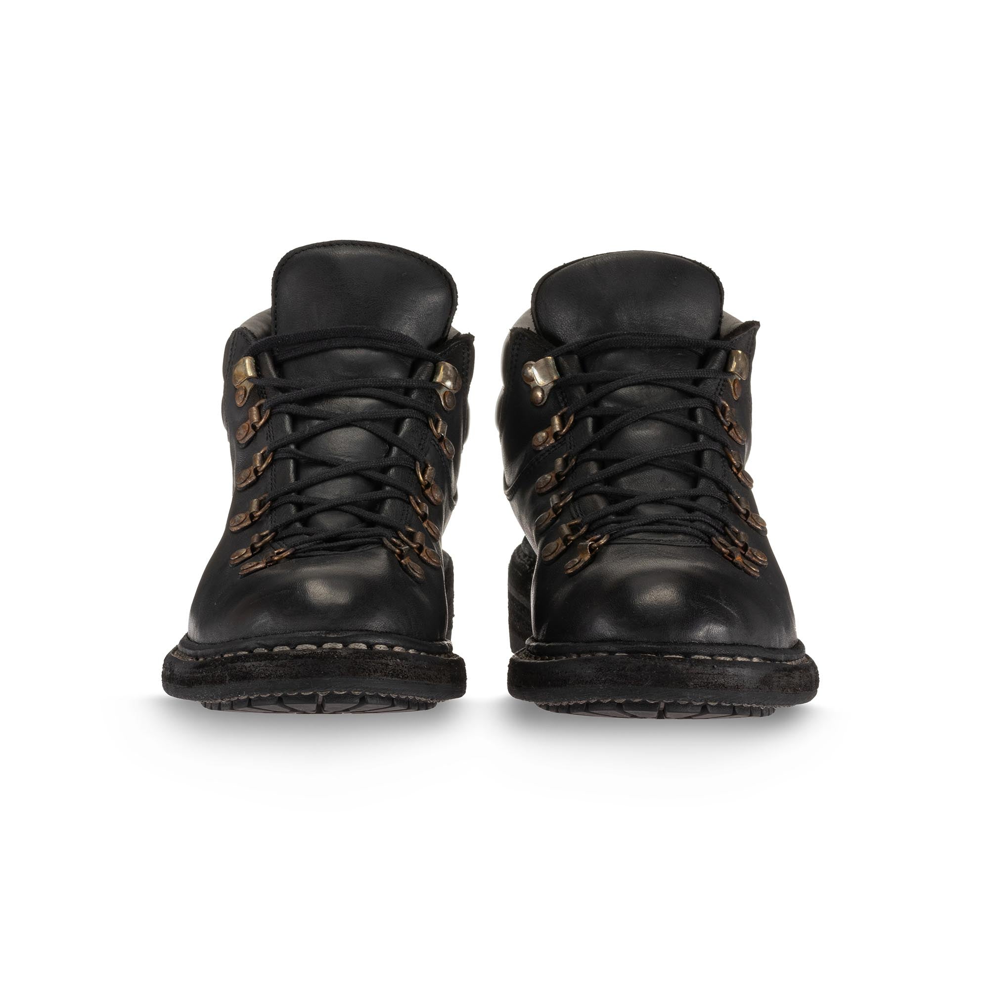 HIKING BOOTS – GUIDI