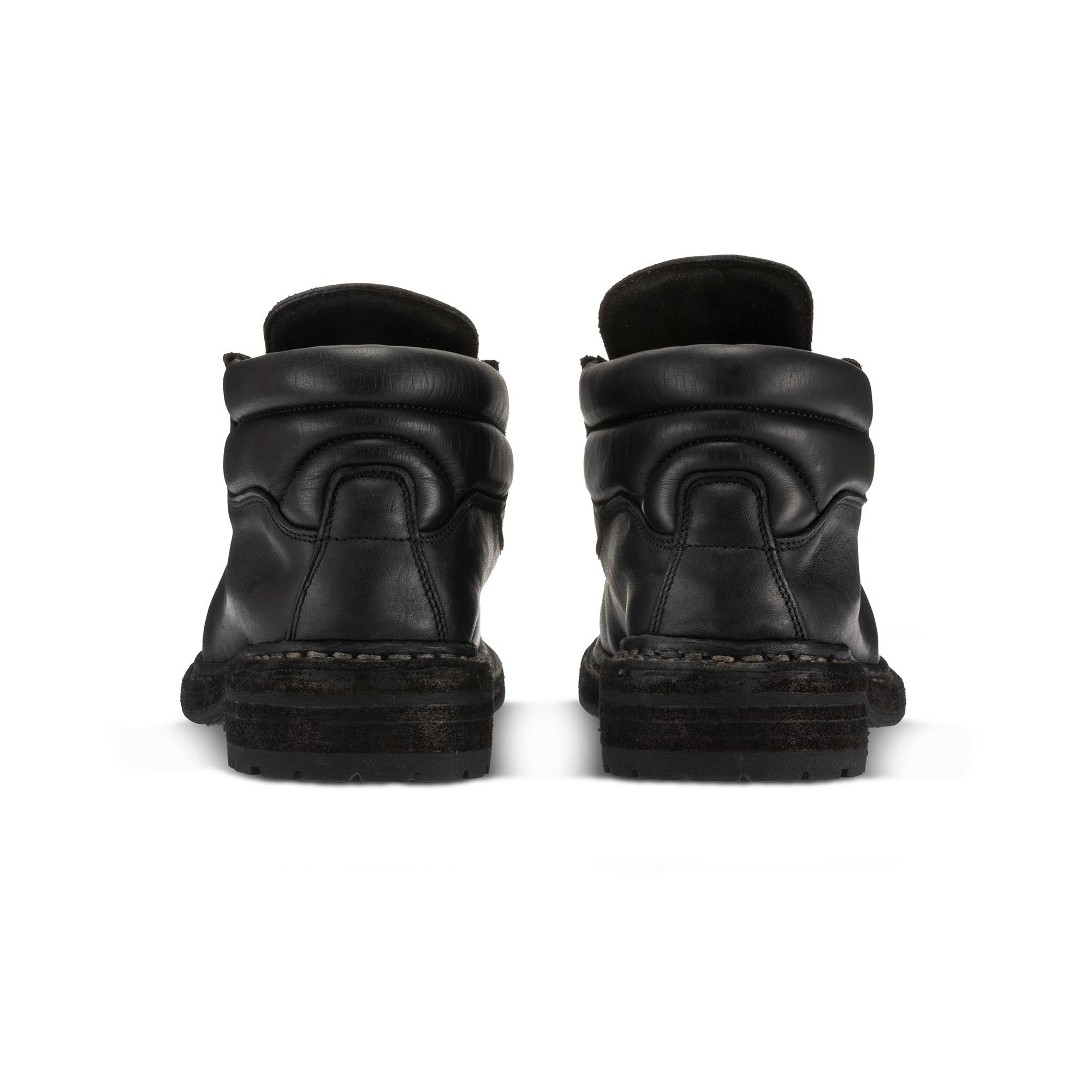 HIKING BOOTS – GUIDI