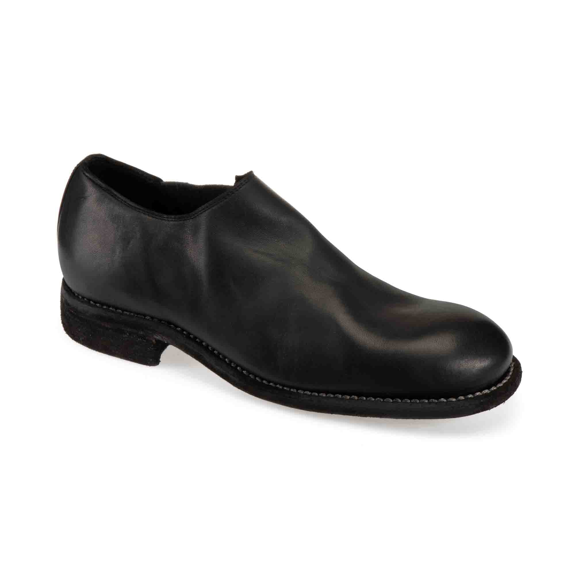 SLIP ON SHOES