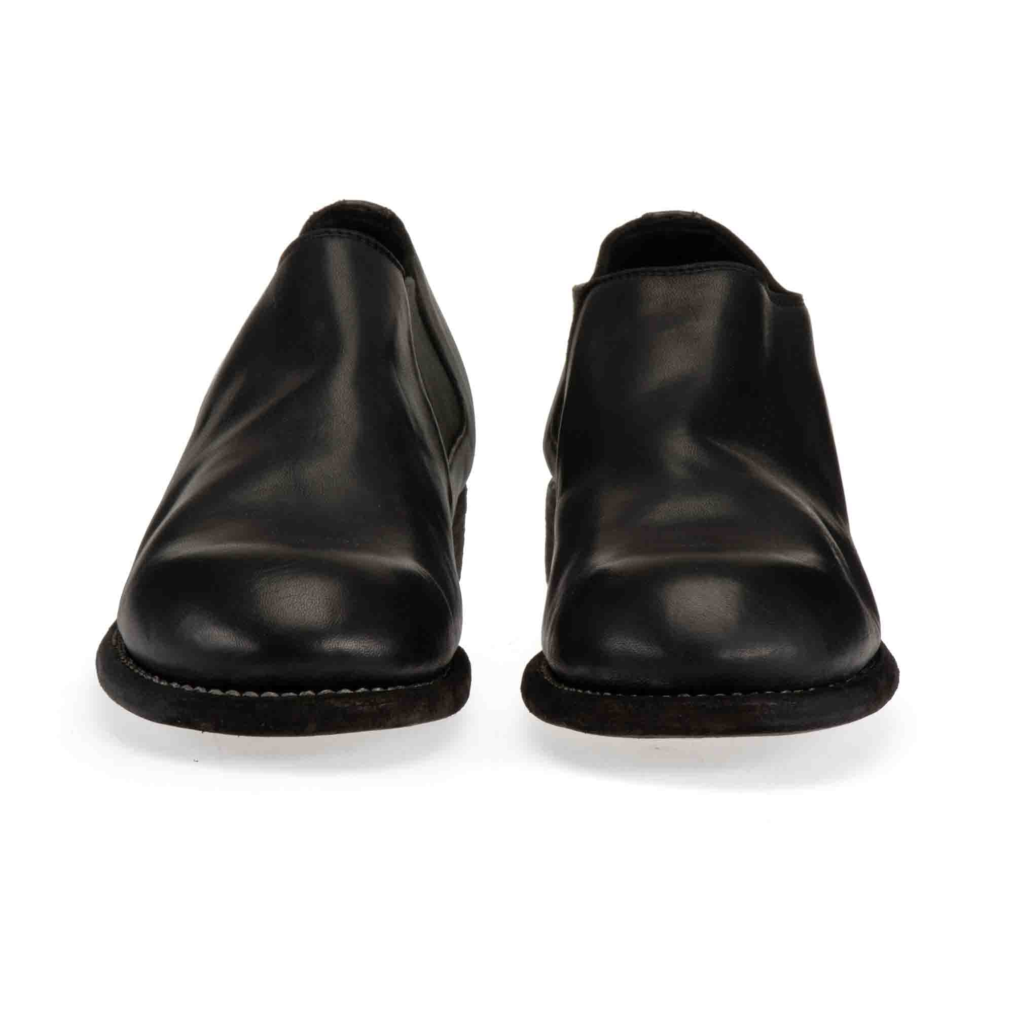 SLIP ON SHOES – GUIDI