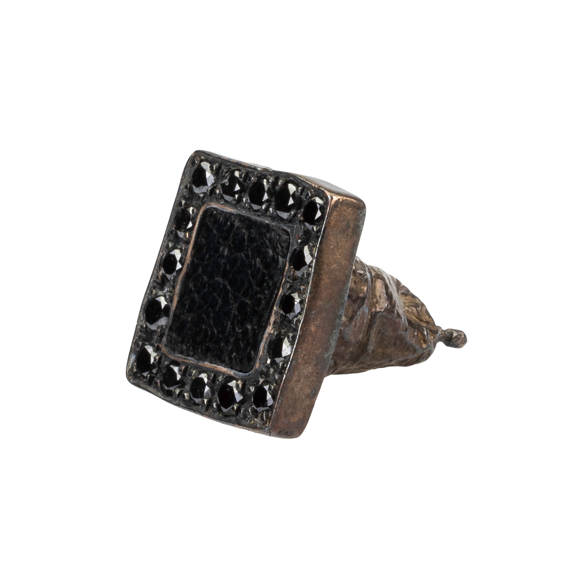 MONO EARRING WITH LEATHER DETAILS